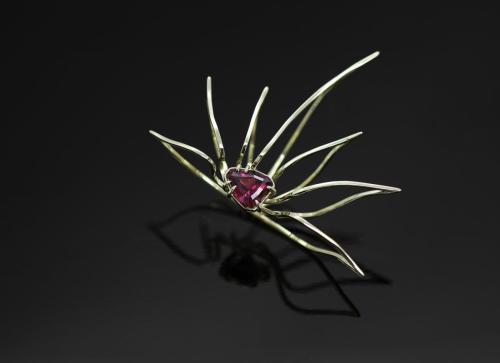 Yellow gold 585, rhodolite