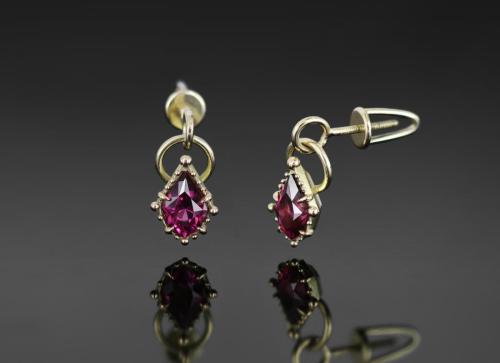 Yellow gold 585, rhodolites
